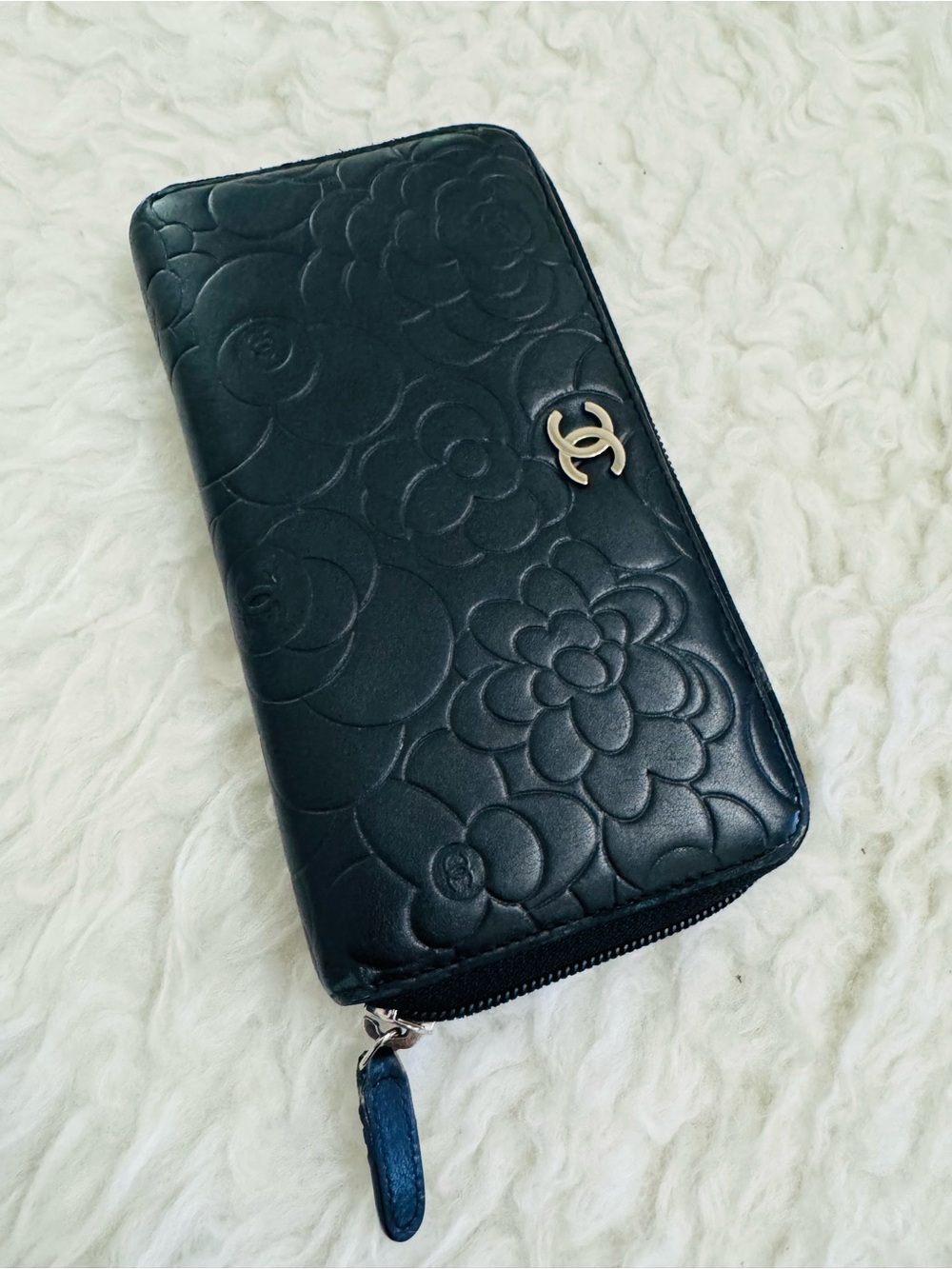 CHANEL Black Quilted Camellia Zip-Around Wallet with Silver CC